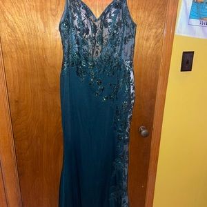 Size 16 dark emerald green prom dress